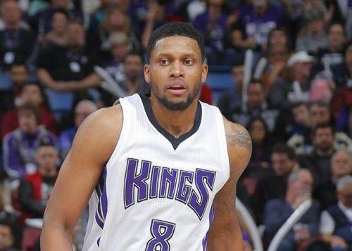 齐沃：两名重要球员的受伤影响了我们，我不会评论那个点球