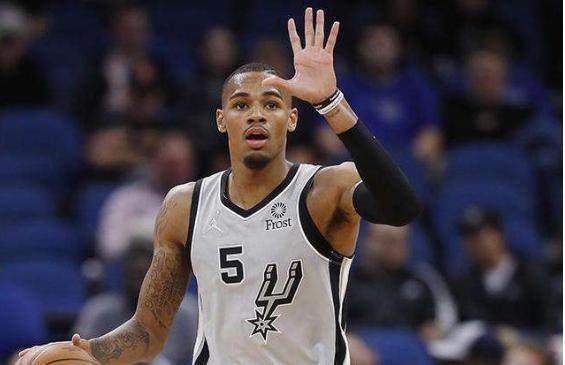 斯维拉尔：不意外我们目前排名榜首，但不该过早关注积分榜